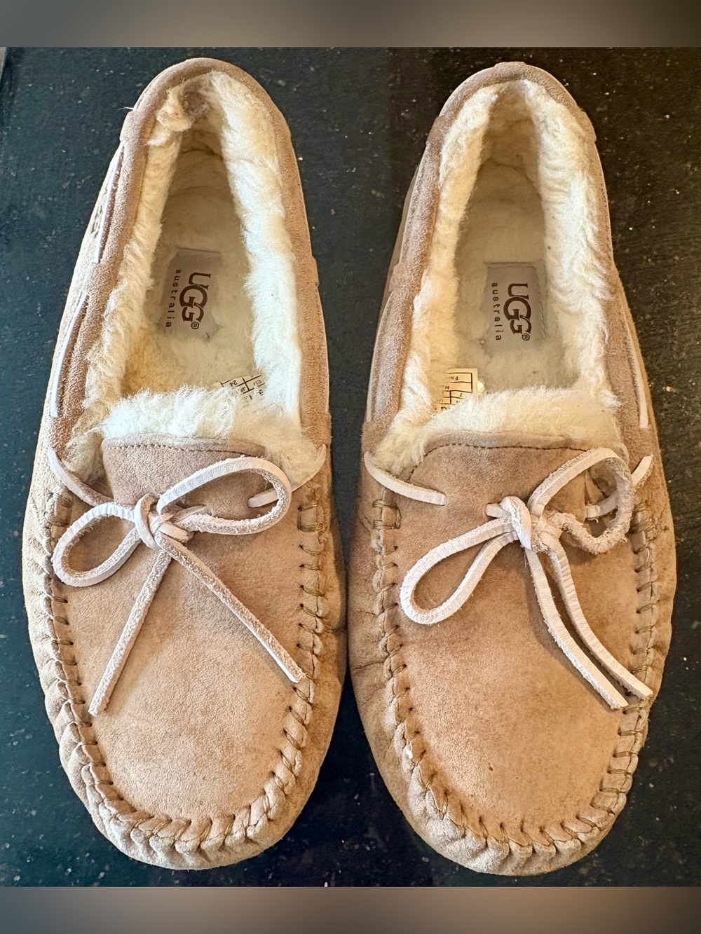 UGG Dakota Tan Suede Moccasin Slippers Women’s size 7